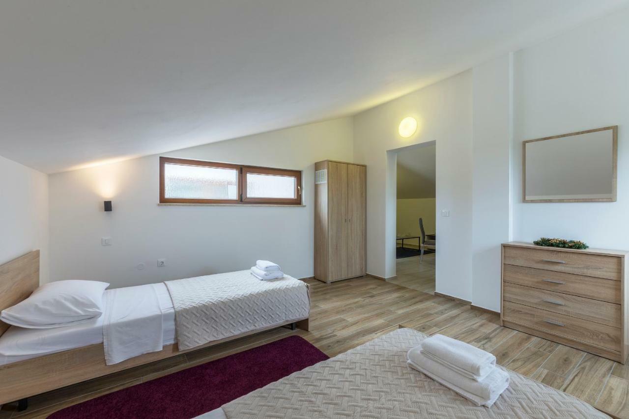 Apartmani Suzi بولا المظهر الخارجي الصورة
