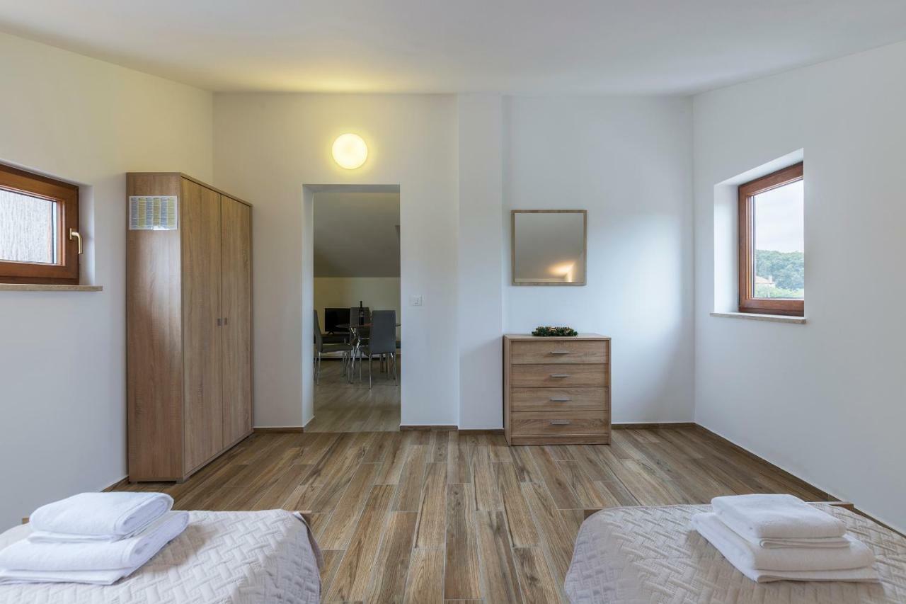 Apartmani Suzi بولا المظهر الخارجي الصورة